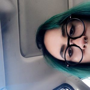 Meet your Posher, Journie